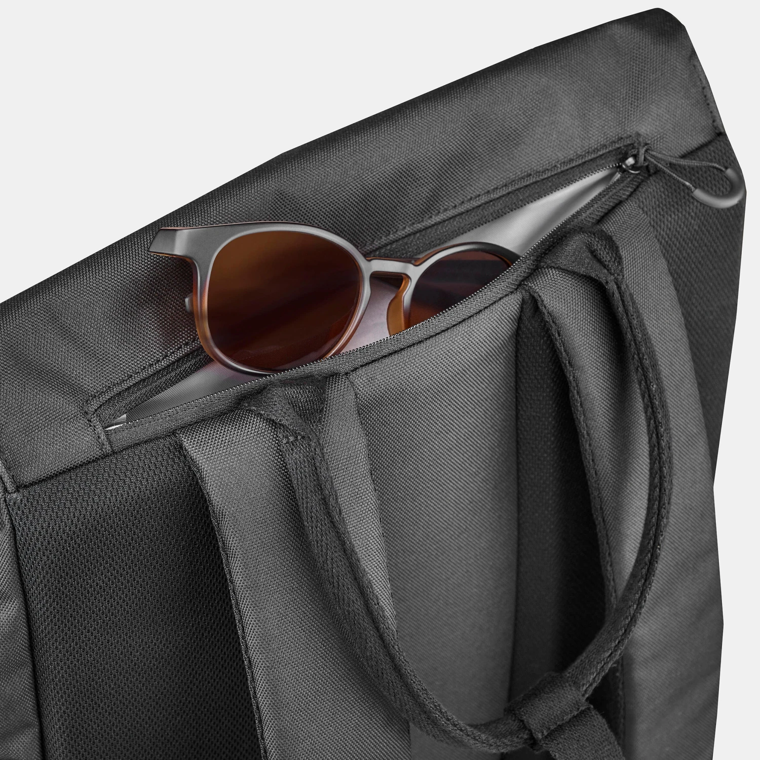 Quechua Hiking Backpack 16L - Image 18